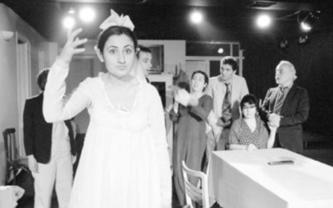 Bir Çöküşün Güldürüsü (Tavşan Tavşan) — sahne fotoğrafı 6